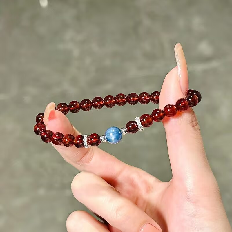 Garnet Kyanite Beaded Bracelet - Yoga Fitness Tracker ulasan dan harga